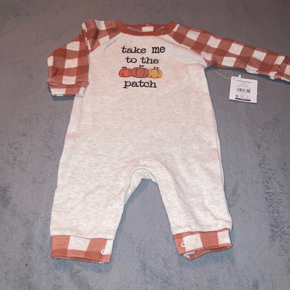 Pumpkin Romper For Boy or Girl, Brand New, Tags Attached, 3 to 6 months